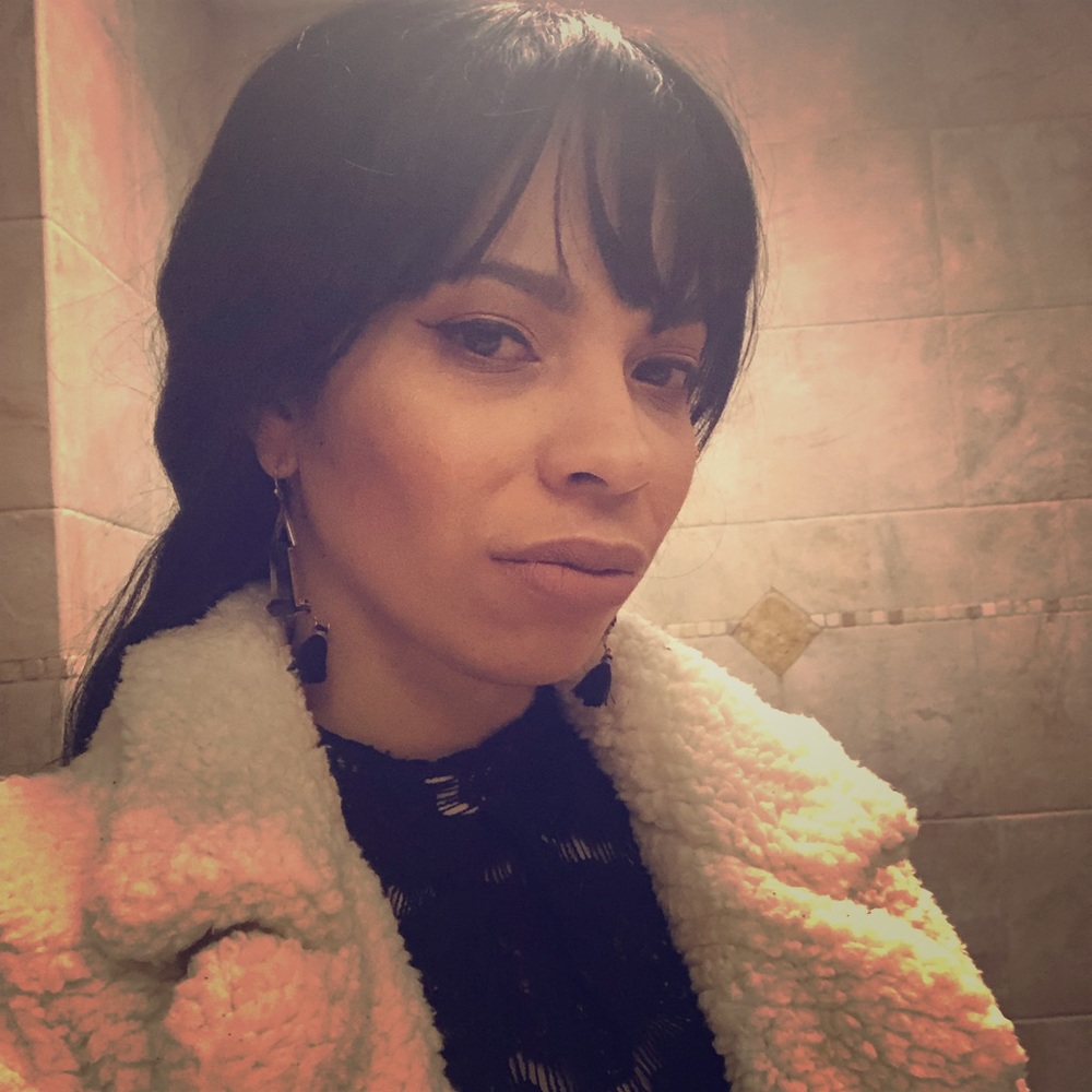 Meet your Posher, Lisayra
